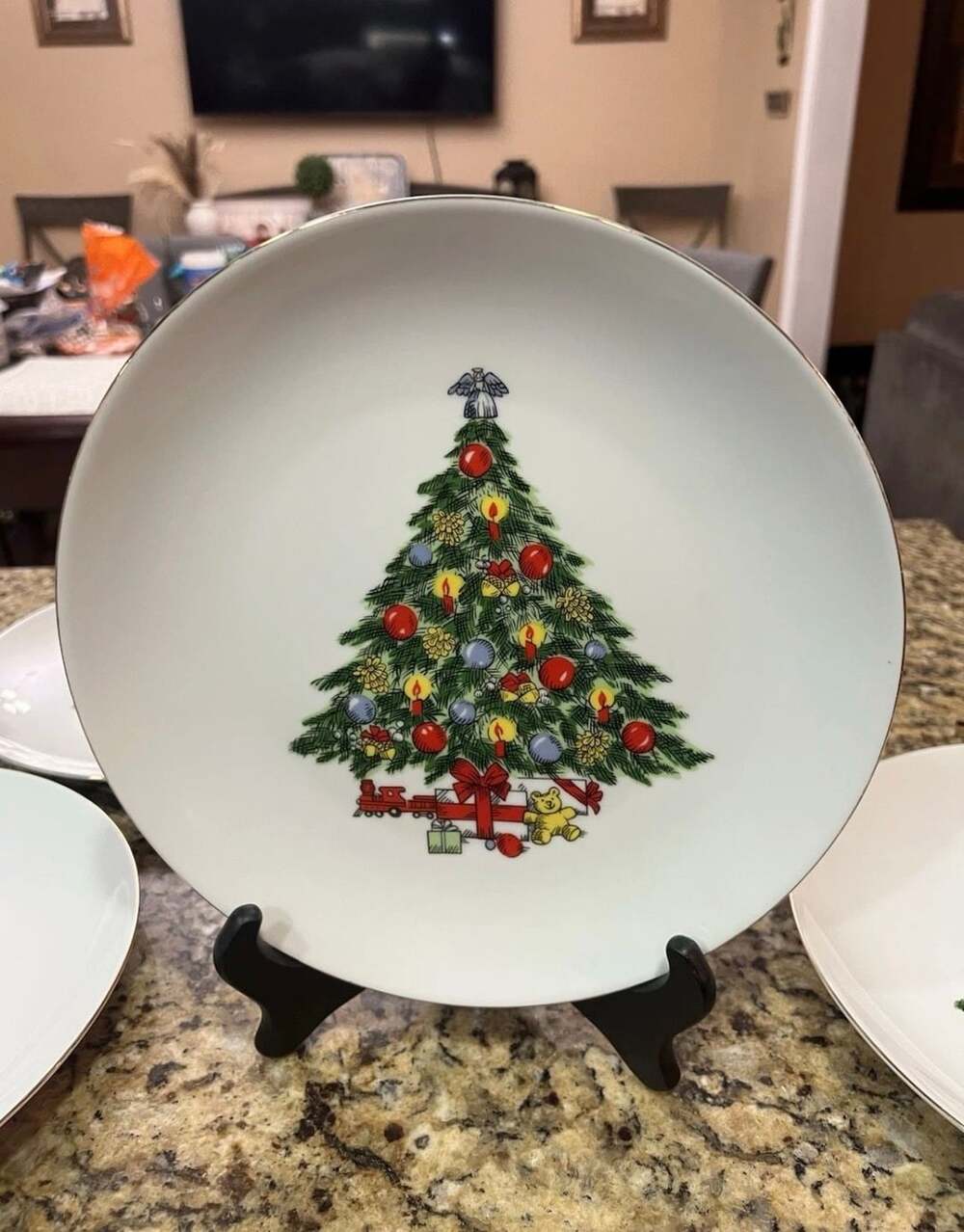 Jamestown China Christmas Treasure Dinner Plates 10.5 Inch Gold Trim Set of 4